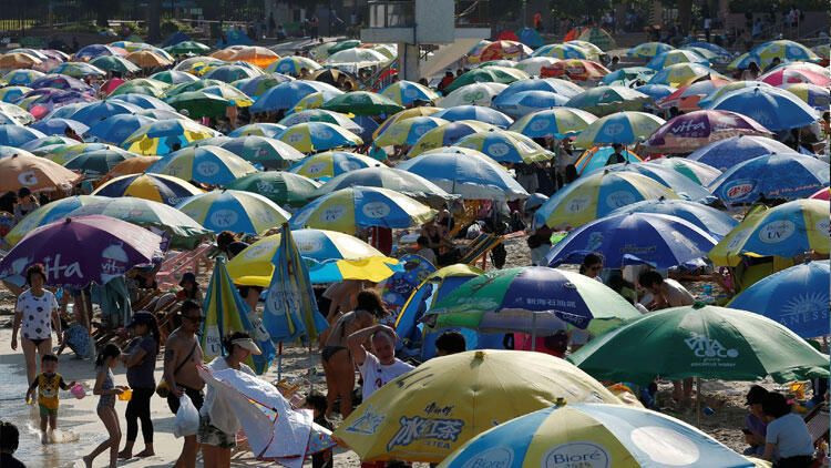 Hong Kong'da koronavirüse rağmen halk plajlara akın etti - Resim: 3