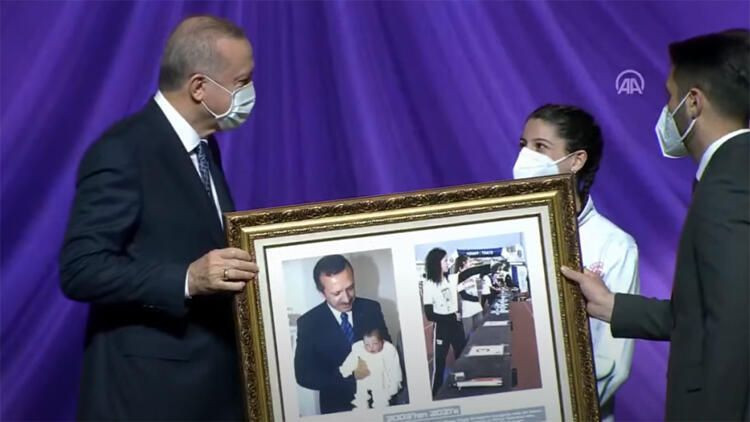 Cumhurbaşkanı Erdoğan'a 18 yıl sonra büyük sürpriz! Selen Gülel kimdir anne ve babası - Resim: 3