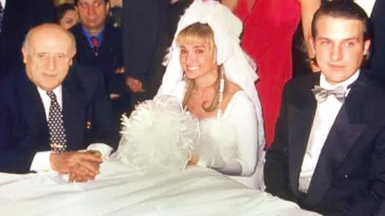 Yonca Evcimik yıllar sonra anlattı: Nikahımda Süleyman Demirel 45 dakika bekledi - Resim: 3