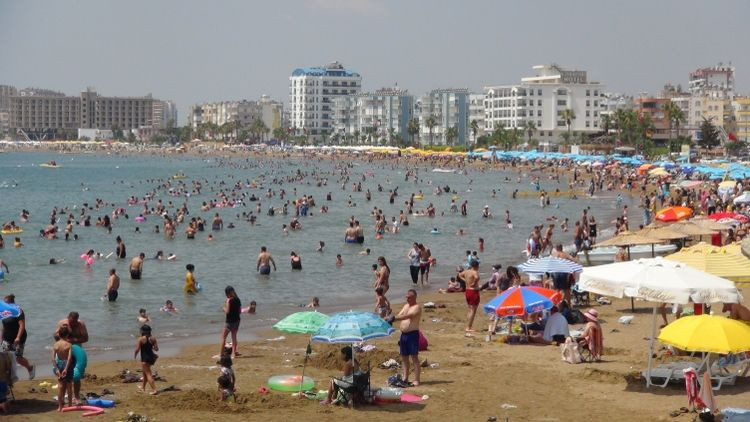 Mersin'de oteller dolunca halk araç ve çadırlarında tatil yapıyor - Resim: 3