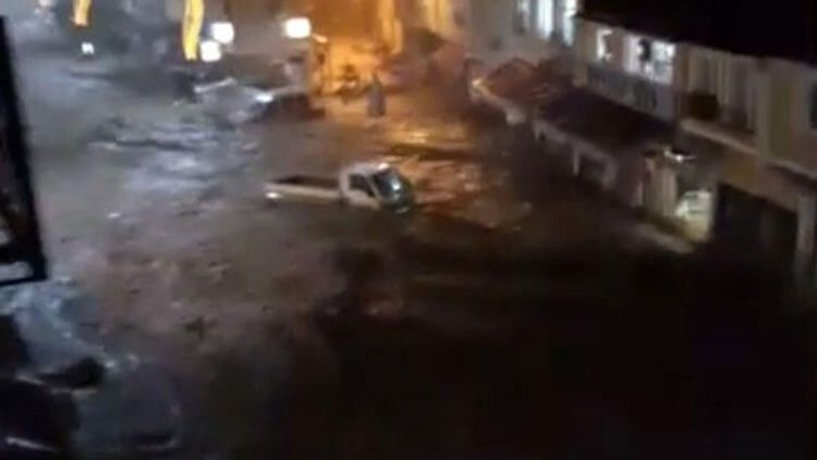 Giresun'da sel felaketi! İçişleri Bakanı Soylu: 3 kişi öldü 11 kişi kayıp - Resim: 4