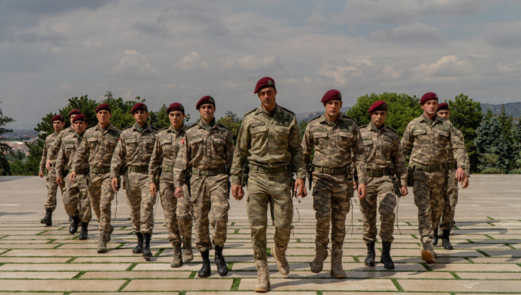 Fox Tv Savaşçı dizisinde Kılıç Timi Atatürk'ün huzurunda! - Resim: 1