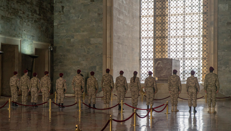 Fox Tv Savaşçı dizisinde Kılıç Timi Atatürk'ün huzurunda! - Resim: 2