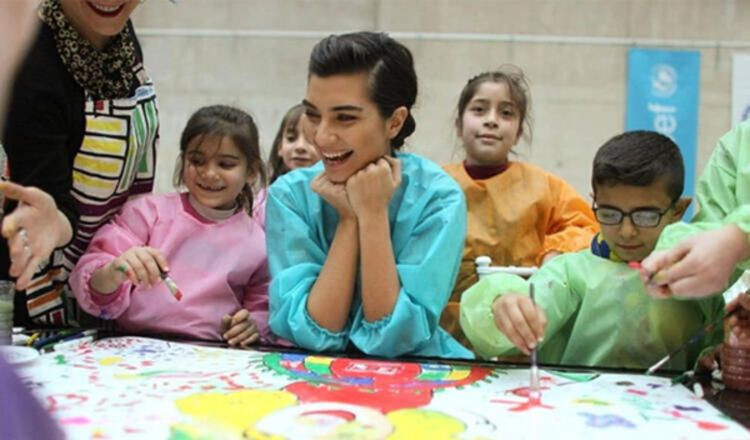 2 yaşında babasını kaybeden Demet Akalın'dan herkesi üzen paylaşım! İşte ünlülerin 1 1 Ekim paylaşımları - Resim: 3