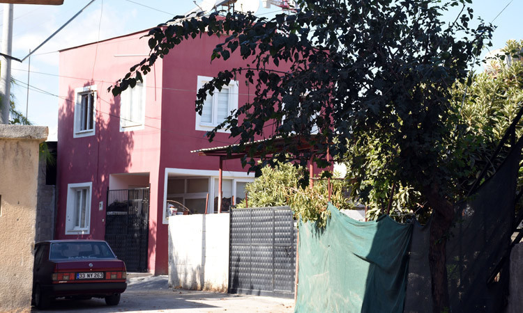 Mersin'de gizemli kazının yapıldığı 'kırmızı evin' yankıları sürüyor! - Resim: 3