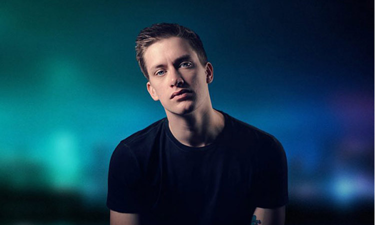 Kara kedi gibi! Şovuna katılan 4 bin çiftin ayrılmasına sebep oldu - Resim: 1