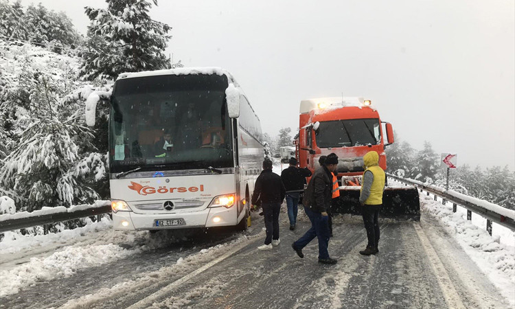 Hortum kar yağışı şiddetli yağmur meteoroljiden uyarılar arka arkaya geldi - Resim: 1