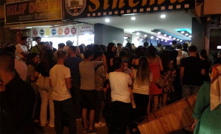 Burak Bulut ve Kurtuluş Kuş sahneye çıkmadı seyirci isyan etti! - Resim: 4