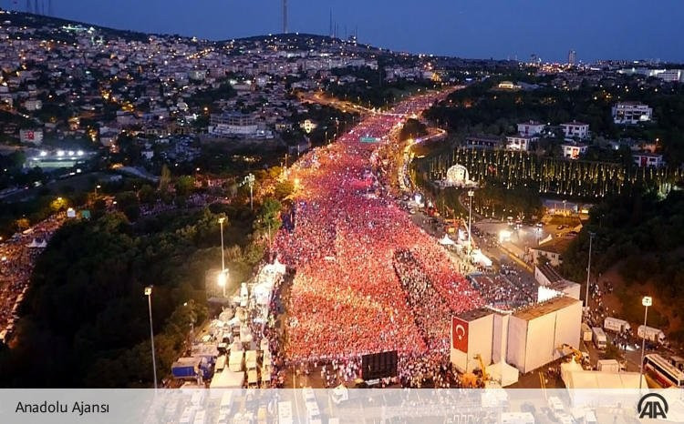 15 Temmuz Şehitler Köprüsü'nden tarihi görüntüler böylesi yok! - Resim: 3