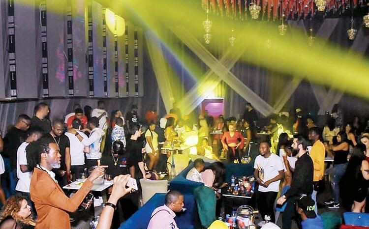 Hafta sonu sokağa çıkma yasağı kapıda! Çarşamba günü belli olacak yeni yasaklar - Resim: 1