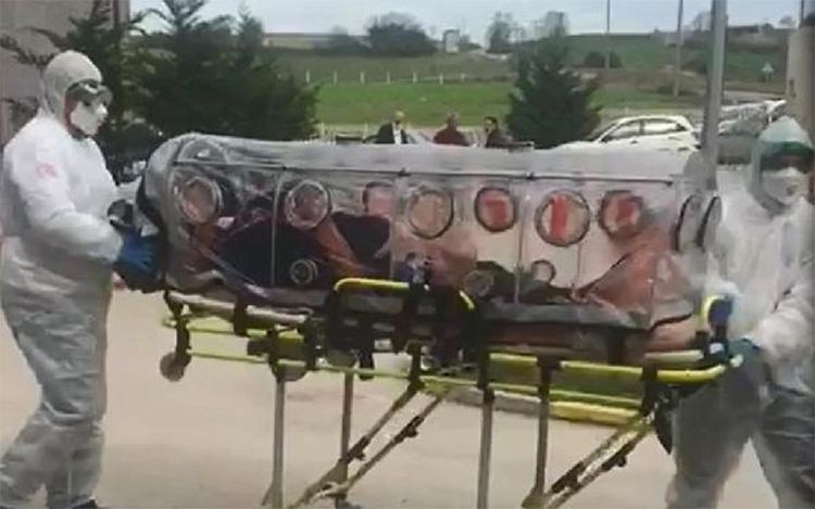 2 ilden koronavirüs haberi geldi Türkiye alarmda! Umreyle ilgili yeni karar - Resim: 1