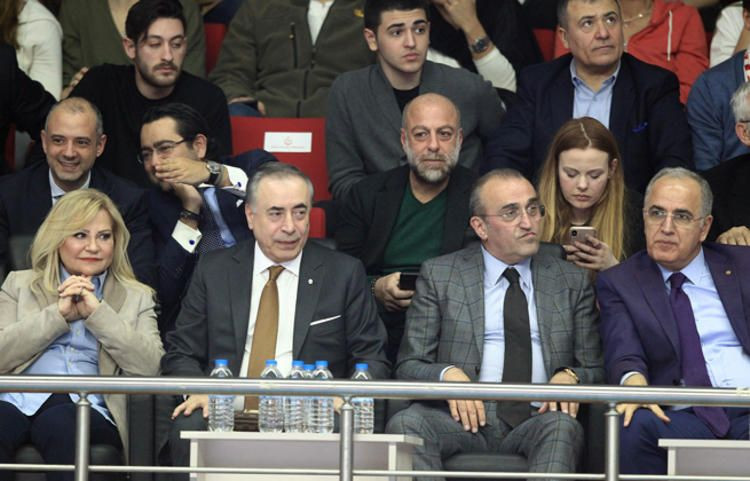 Dikkat çeken görüntü! Albayrak kime ne gösterdi? - Resim: 4