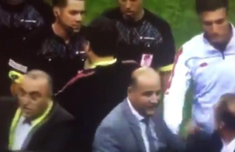 Fatih Terim Fırat Aydınus'un yüzüne tükürdü! - Resim: 2