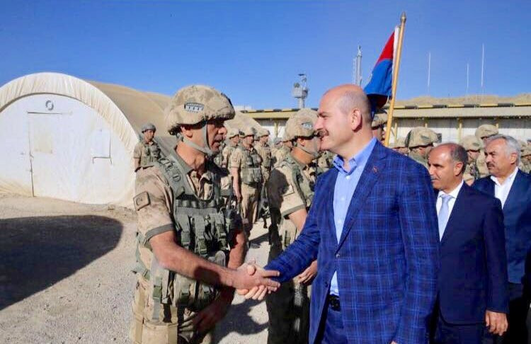 Soylu Kato’da askerlerle bayramlaştı - Resim: 2