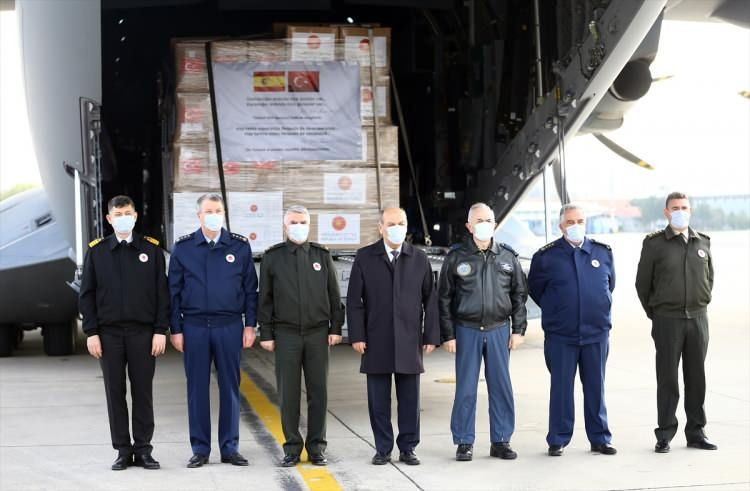 İspanya ve İtalya'ya gönderilen korona yardımı sandıklarında dikkat çeken Mevlana notu - Resim: 1