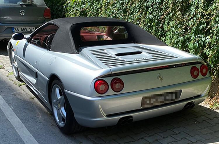 Kıvanç Tatlıtuğ Ferrari'sini satamadı! Kallavi indirim yapmak zorunda kaldı - Resim: 2