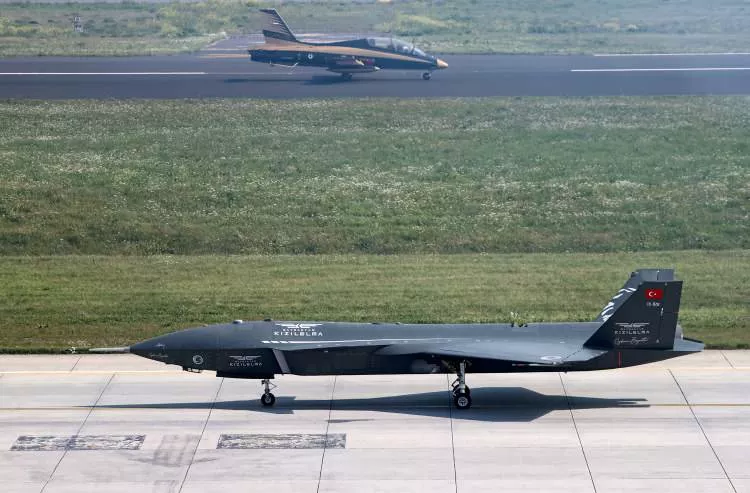 Selçuk Bayraktar paylaştı! Teknofest'te tarihi uçuş: Nefes kesen görüntüler... - Resim: 1