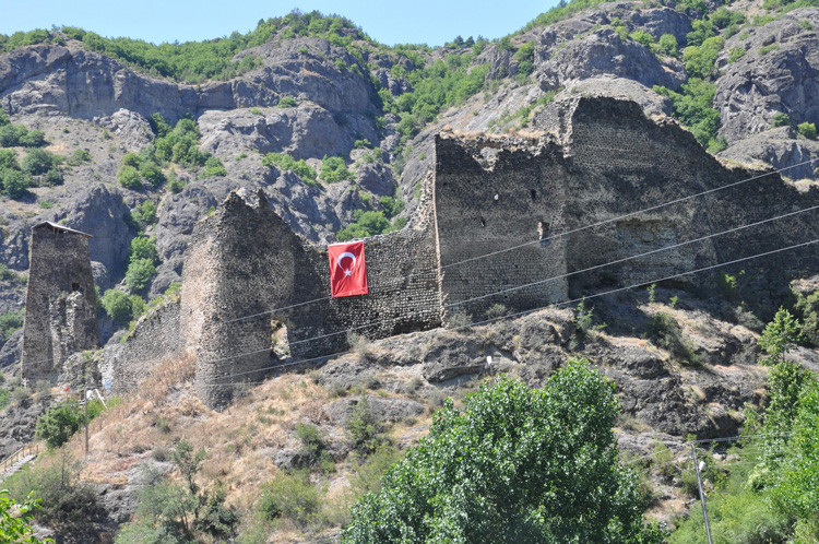 Şavşat Kalesi'nde arkeolojik kazılar tamamlandı sıra restorasyonda - Resim: 1
