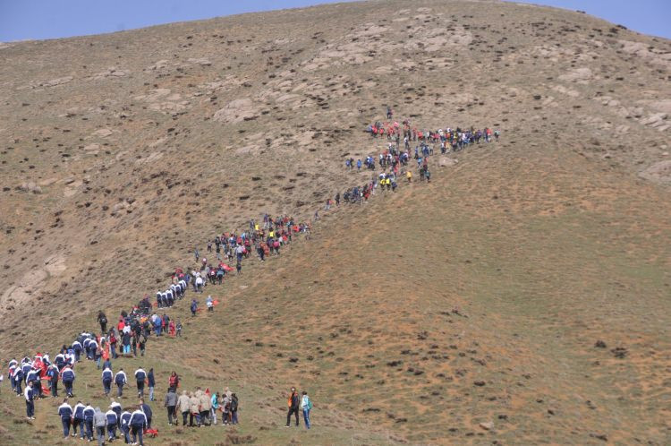 PKK'yı çıldırtan fotoğraflar: Türk bayraklarıyla yürüdüler! - Resim: 2