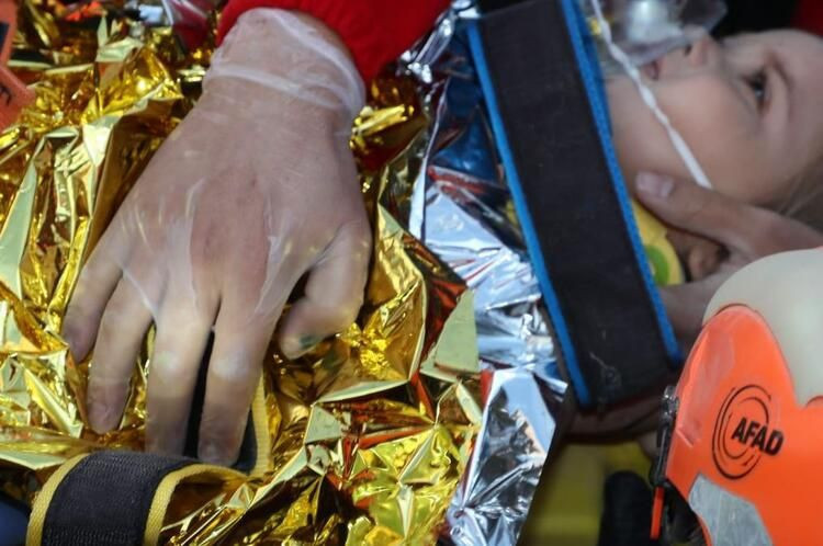 Tüm dünya İzmir depremindeki Ayda ve Elif bebek mucizelerini konuşuyor! - Resim: 2