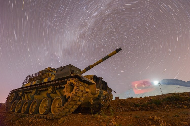 Mehmetçik bayram namazını kıldı muhteşem kareler - Resim: 2