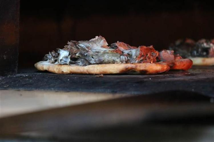 3 metrelik kuyuda 2 saatte pişiyor: Kahvaltıda yeniyor! - Resim: 3