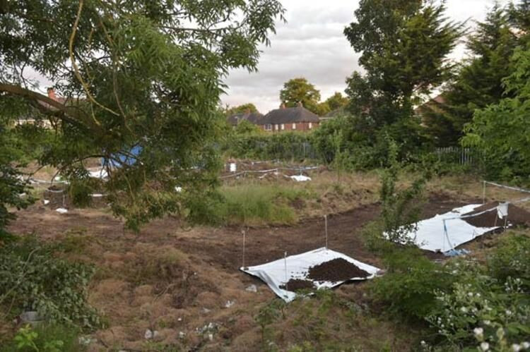 İkiye bölünüp yakılan kadının cesedi ormana götürülürken bulundu - Resim: 1