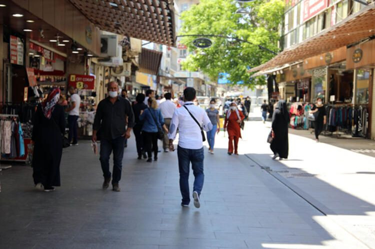 Gaziantep'te korona şoku! Vaka artışında İstanbul'la yarışıyor - Resim: 2