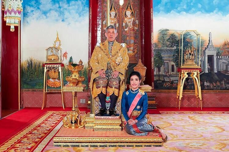 Tayland Kralı Maha Vajiralongkorn hapse attırdığı sevgilisini affetti - Resim: 2