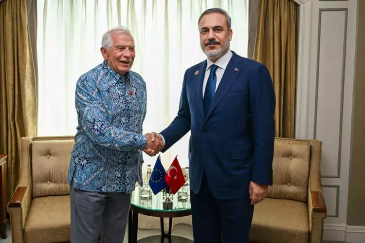 Endonezya'da ASEAN Zirvesi: Hakan Fidan'ın kıyafet tercihi gündem oldu - Resim: 3