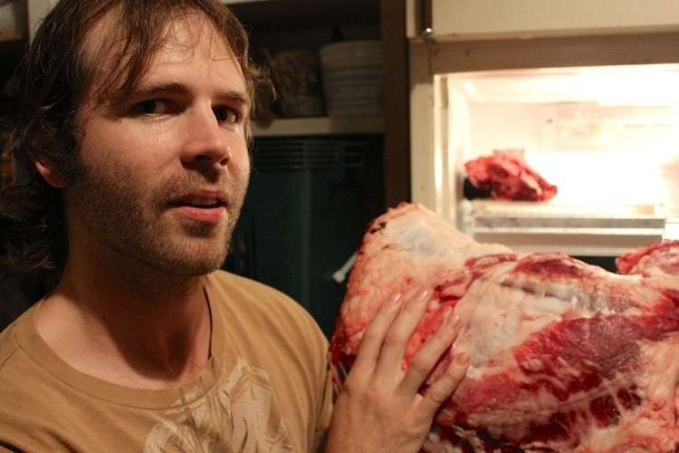 Çiğ et yiyor kan içiyor son 21.yüzyılın vampiri! - Resim: 1