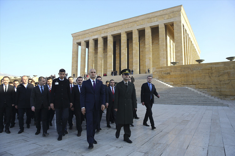 Ülkü Ocaklarından Anıtkabir'e anlamlı ziyaret - Resim: 1