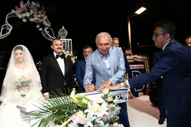 İBB Başkanı Mevlüt Uysal kimdir fotoğraflarla hayatı - Resim: 1