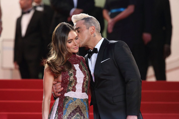 İngiliz şarkıcı Robie Williams'dan Türk eşi Ayda'ya büyük jest!  - Resim: 1