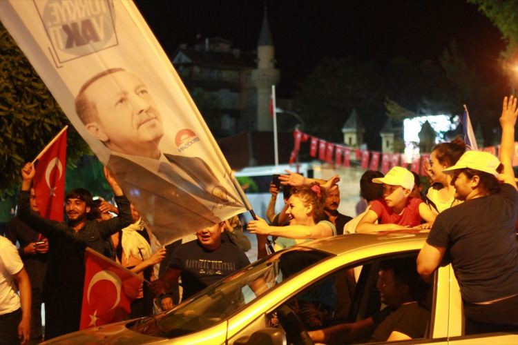 Tarihi seçimin yurt dışındaki yansımaları nasıl oldu? - Resim: 3