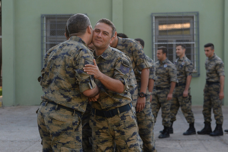 Sınır Kartalları bayrama görev başında girdi - Resim: 1
