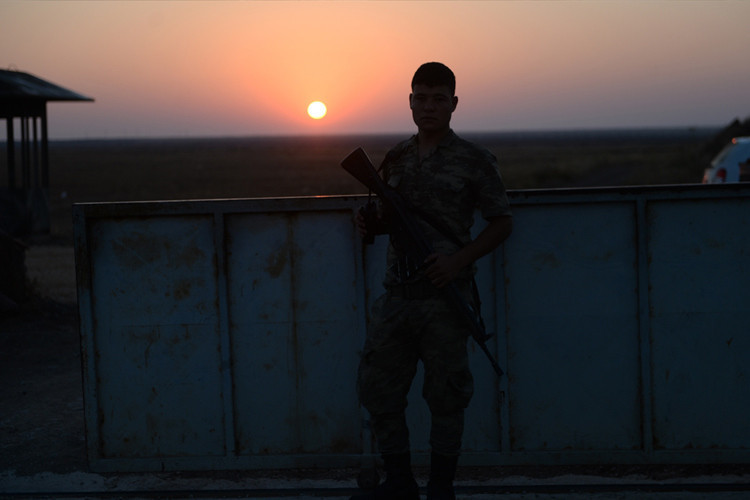Sınır Kartalları bayrama görev başında girdi - Resim: 3