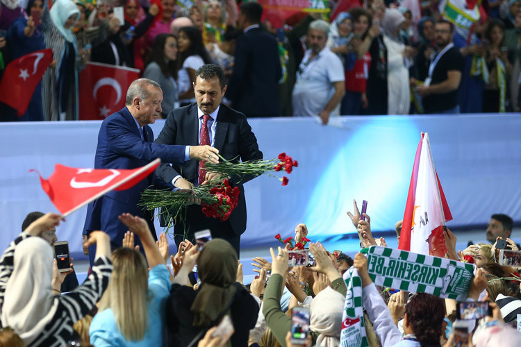 AK Parti Kadın Kolları 5. Olağan Kongresi'nden renkli kareler! - Resim: 1