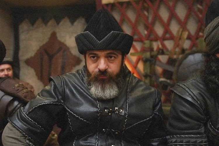 Diriliş Ertuğrul'da oynuyordu! Kayra Şenocak evlendi bakın eşi kim - Resim: 1