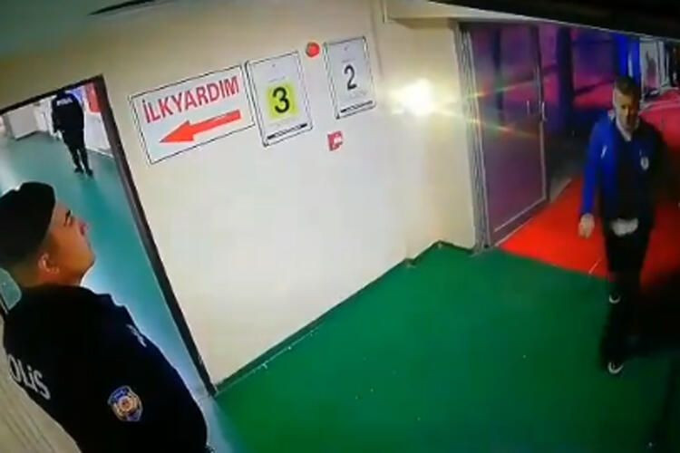 Erzurumspor Altınordu maçında skandal! Murat Uçar Hüseyin Eroğlu'na saldırdı - Resim: 2