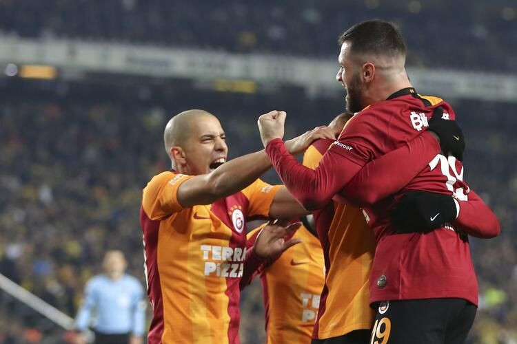Ryan Donk attığı golle Fenerbahçe-Galatasaray maçında rekor kırdı! Taraftar çıldırdı... - Resim: 4