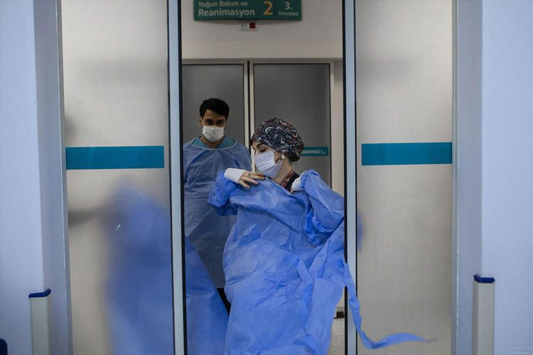 En çok vakalar bu illerde var! Caddedeki korona görüntüsü herkesi şaşırttı - Resim: 2