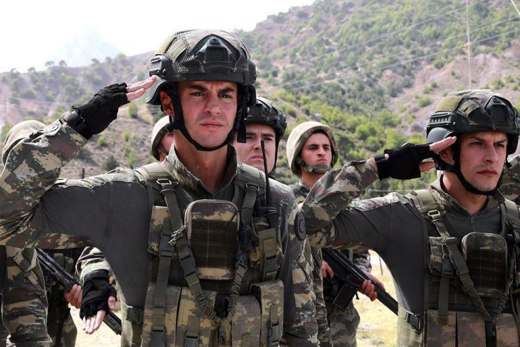 Savaşçı dizisinden Berk Oktay Yasak Elma'ya geçmişti dizi bir kayıp daha verdi - Resim: 1