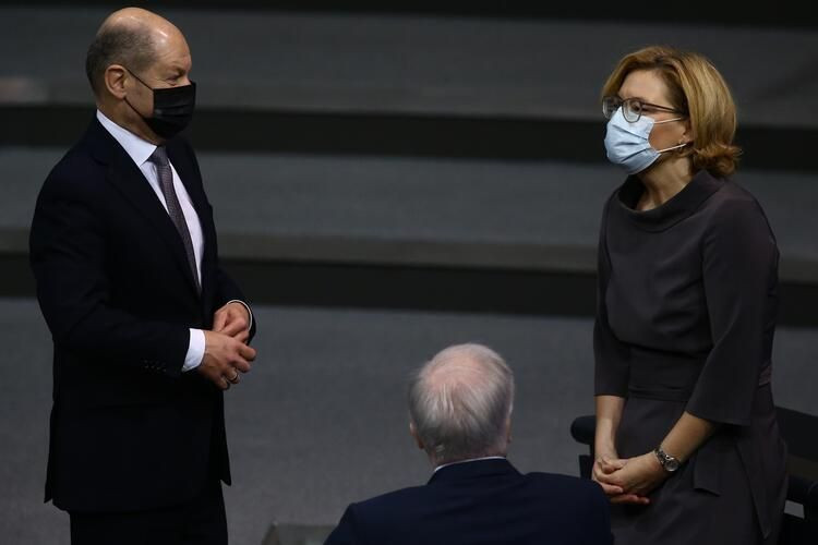 Basamağı fark etmedi Tarım Bakanı yere kapaklandı! İşte o anlar - Resim: 2