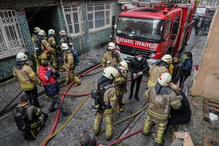 Fatih'te korkunç dakikalar! 'İlk önce camlar patladı ardından yangın çıktı' - Resim: 2