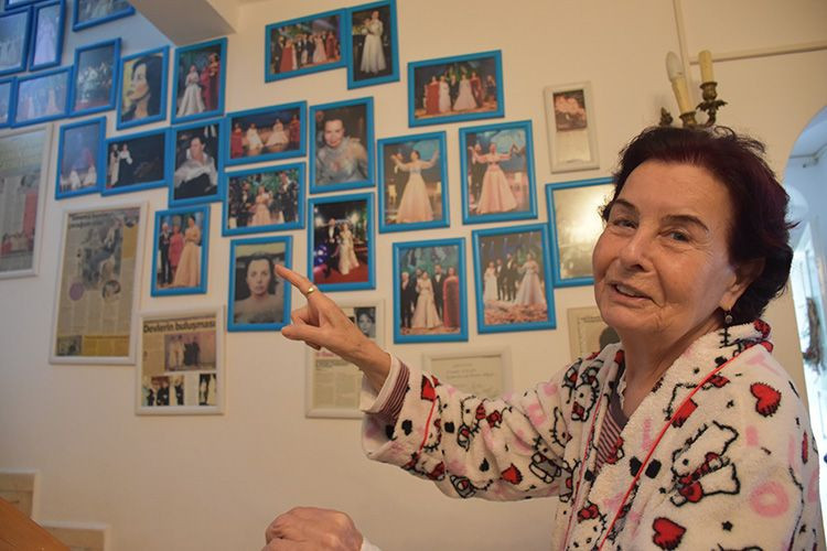 Duyan herkesi şaşırtan Fatma Girik detayını Kemal Sunal'ın kızı Ezo açıkladı: Kolumda görünce... - Resim: 2