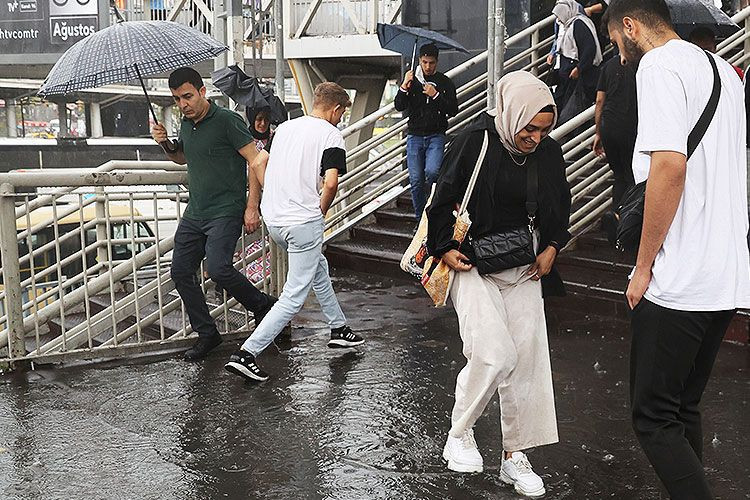 Buz gibi hava ve kar geliyor! Arabalar kayabilir uzmanı uyardı o güne dikkat İstanbul, Sakarya, Antalya... - Resim: 1