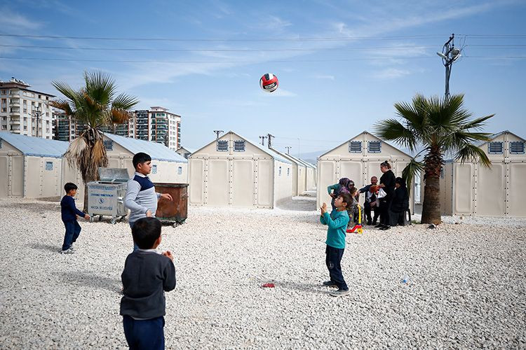 Hatay'da kendi elektriğini üreten çadırlar dikkat çekiyor! Türkiye'de bir ilk konteyner tipi çadırların içine bakın - Resim: 4