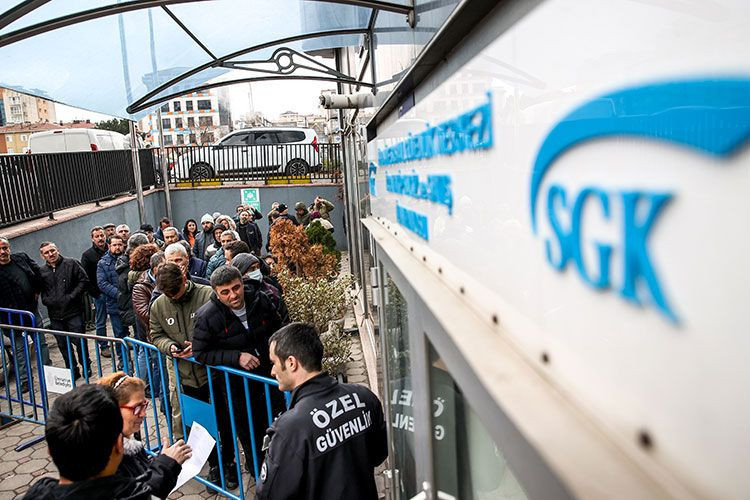 SGK'da EYT mesaisi 6'da başlıyor! e-Devlet'ten 'emekli olur' yazısı yeterli - Resim: 2