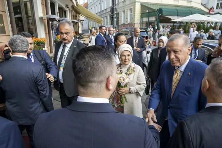 Dünyanın gözü NATO zirvesinde! Erdoğan'dan peş peşe görüşmeler, dikkat çeken kareler - Resim: 3